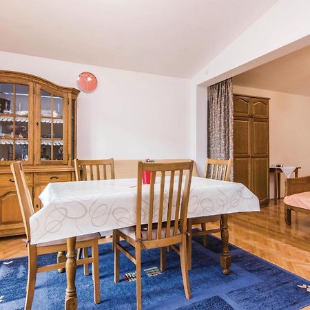 4 Bedroom Awesome Apartment In Starigrad Bagian luar foto