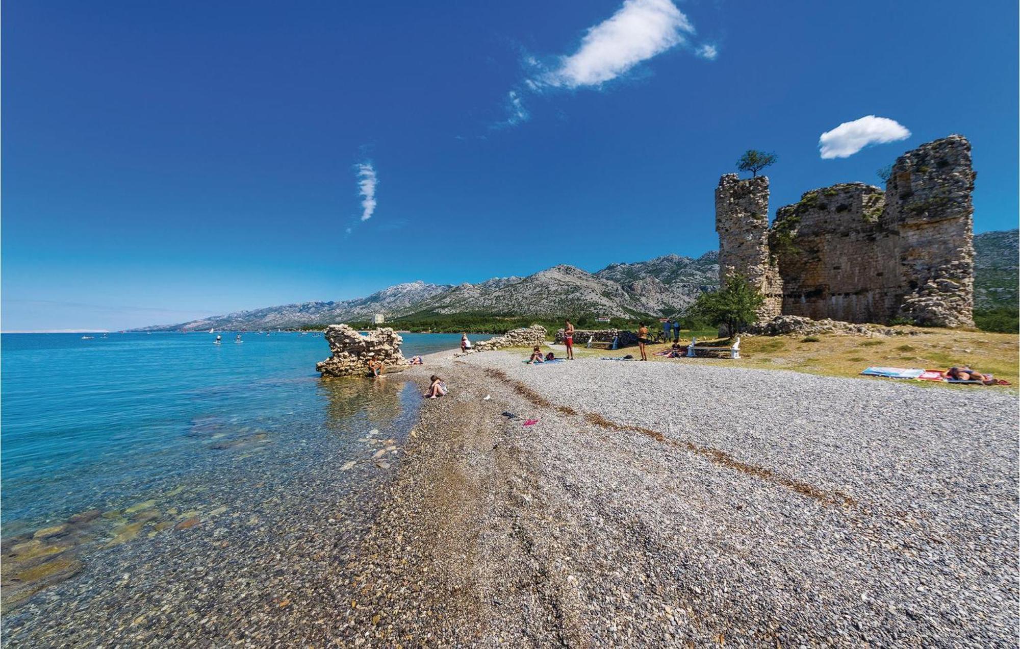4 Bedroom Awesome Apartment In Starigrad Bagian luar foto